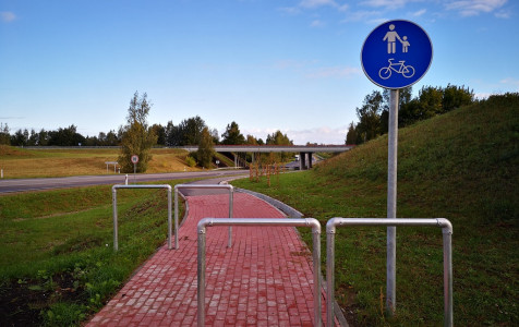 Pasirašytos 9 žvyrkelių asfaltavimo ir inžinerinių eismo saugumo priemonių diegimo sutartys